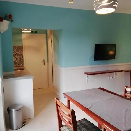 3 Apartment *